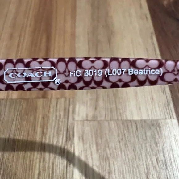 Coach Beatrice HC8019 Black Sunglasses with Signature Hard Case - Picture 8 of 14